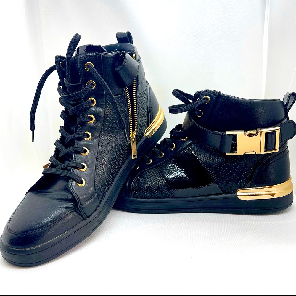 Aldo brand mens hi-top black leather and gold sneaker w/ gold zipper. Size 11 US